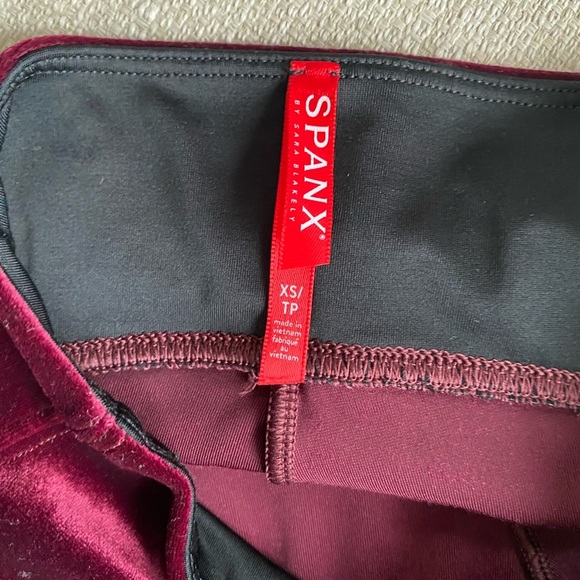 Spanx Leggings Women’s XS Velvet Legging Rich Burgundy Red Shapewear Stretch - Picture 7 of 11